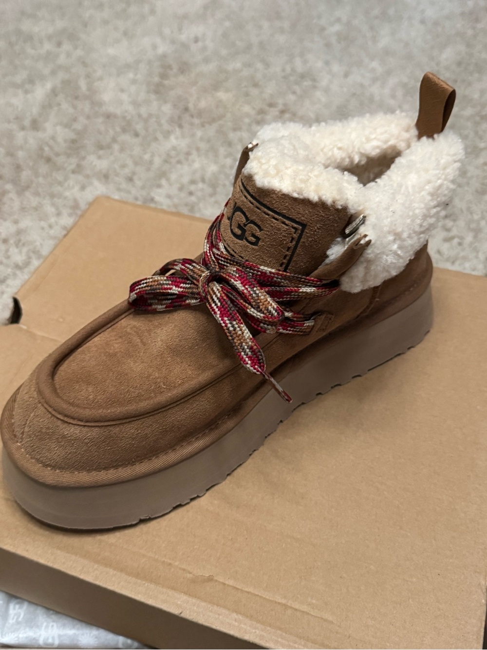 UGG Funkarra Cabin Cuff Size 9 40 Chestnut - Picture 2 of 6